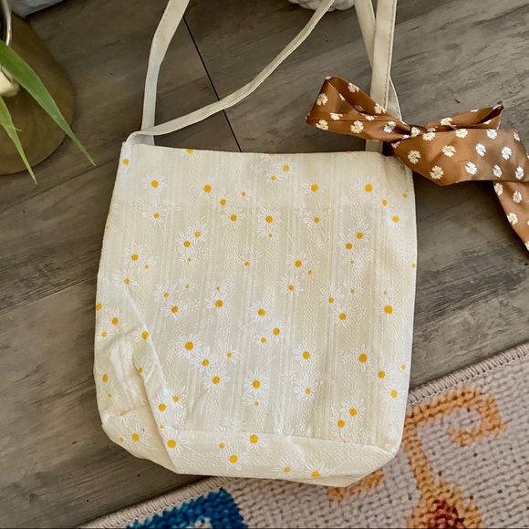 NEW Daisy Purse - Picture 6 of 11